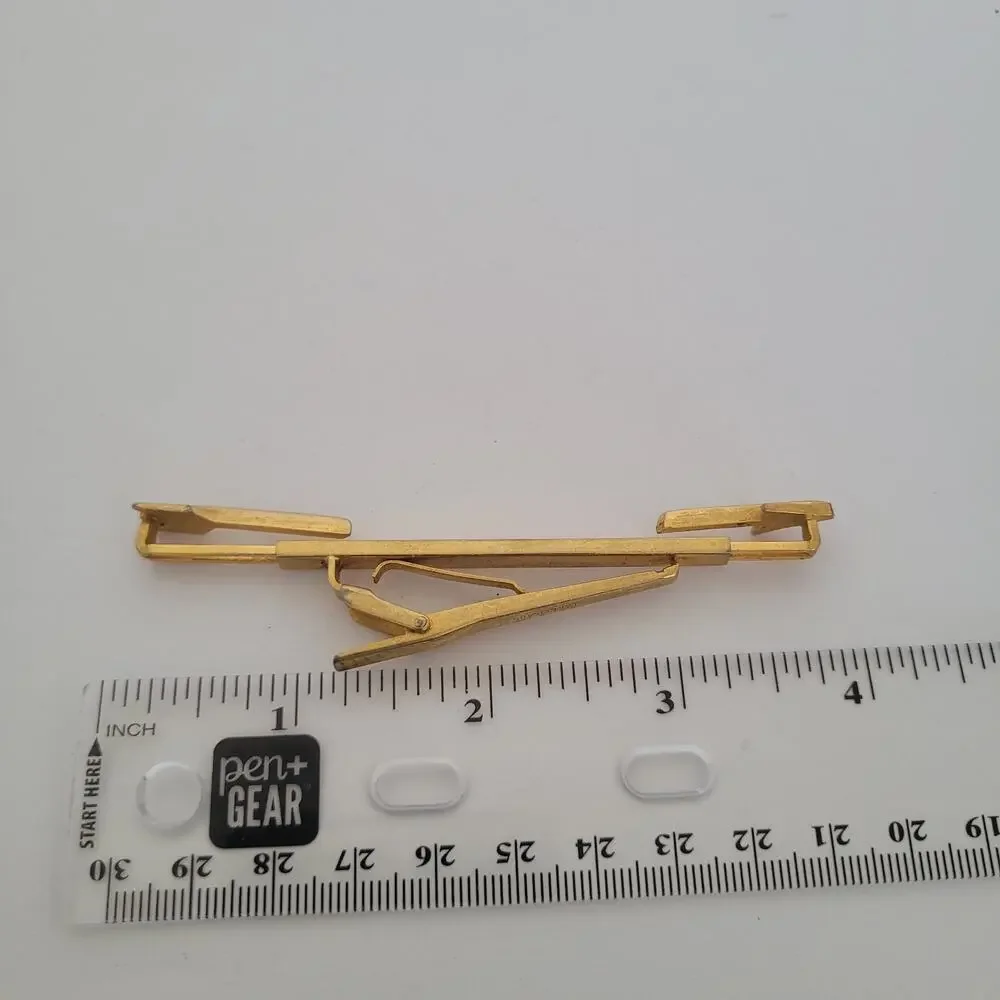 Miss Osaka Gold Plated Tone Tie Bar Expendable‎ Clip Vintage Arrow 70s Retro